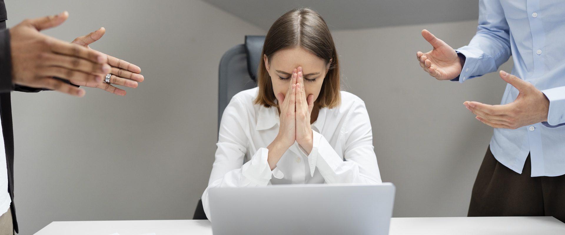 workplace-violence-taking-place-between-colleagues workplace-violence-taking-place-between-colleagues
